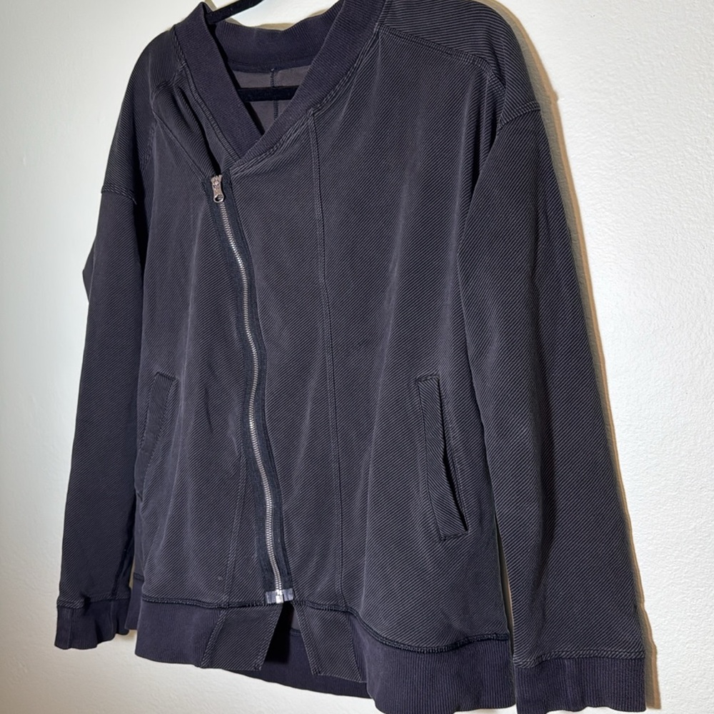 Lululemon Mula bundle wrap assymetrical zip jacket - Picture 4 of 13
